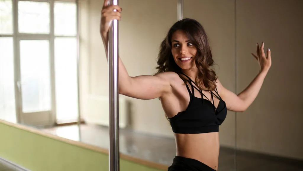 Clase de Pole Exotic y expresión corporal en Oh My Pole